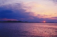 D'été en Sicile, La mer a toujours la couleur du saphir